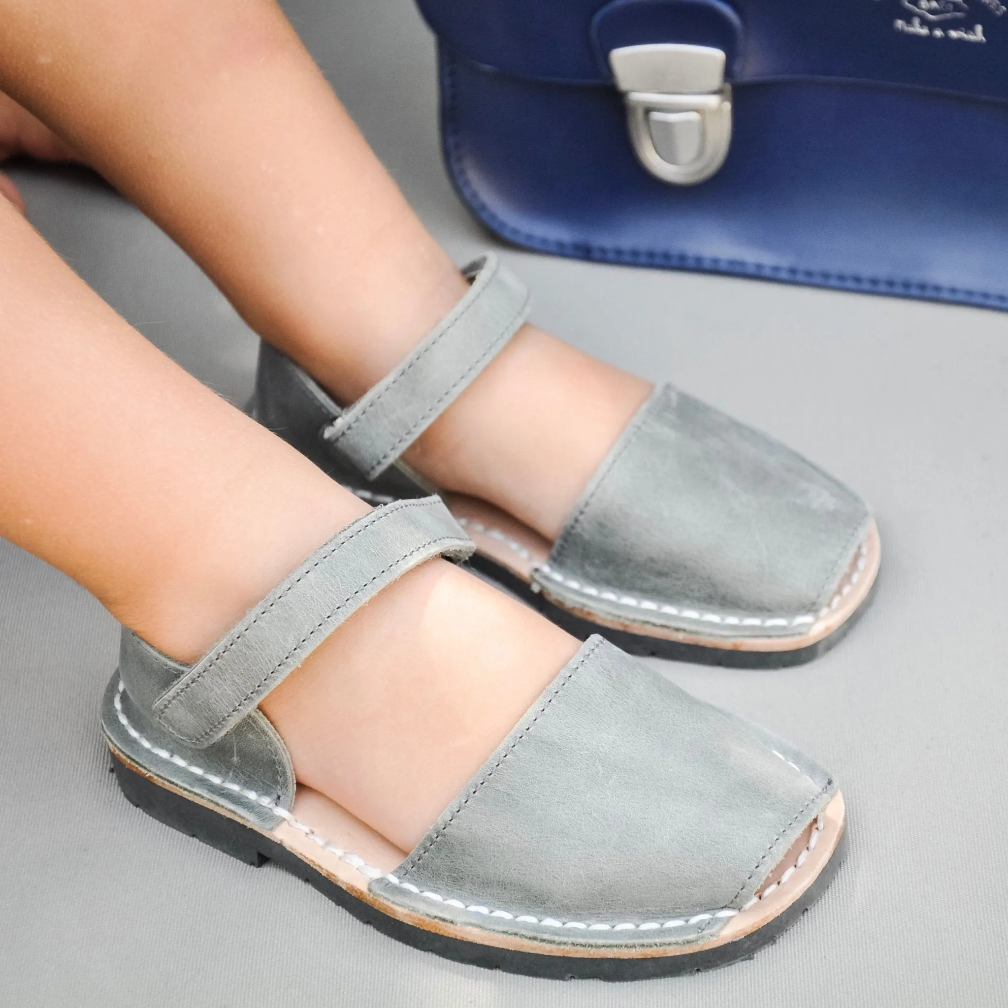 Unisex Grey Leather Classic